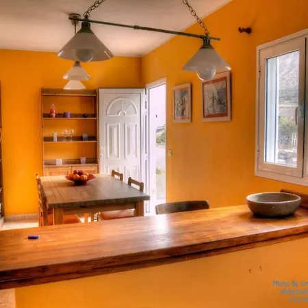 Sleeps 4 Wifi Vila Orzola