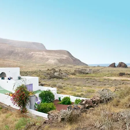 Sleeps 4 Wifi Villa *